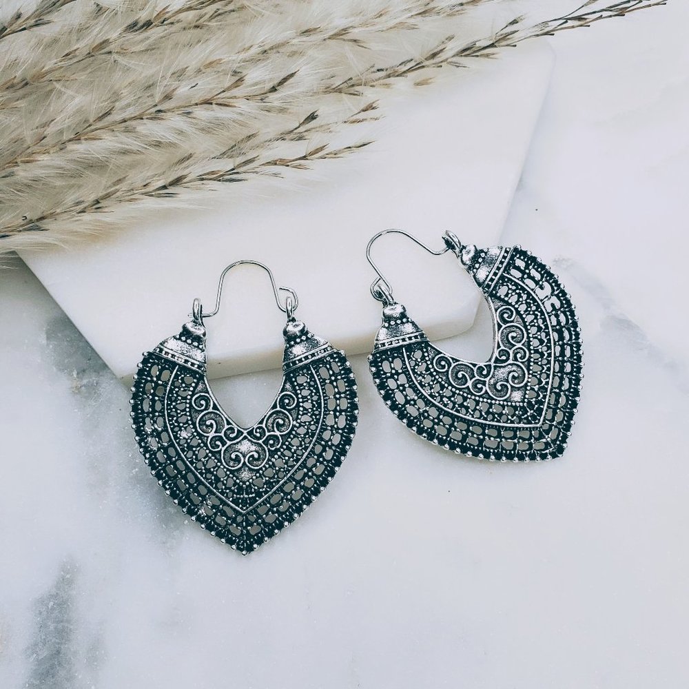 5 for $25 Boho Retro Heart Statement Earrings - Picture 2 of 6